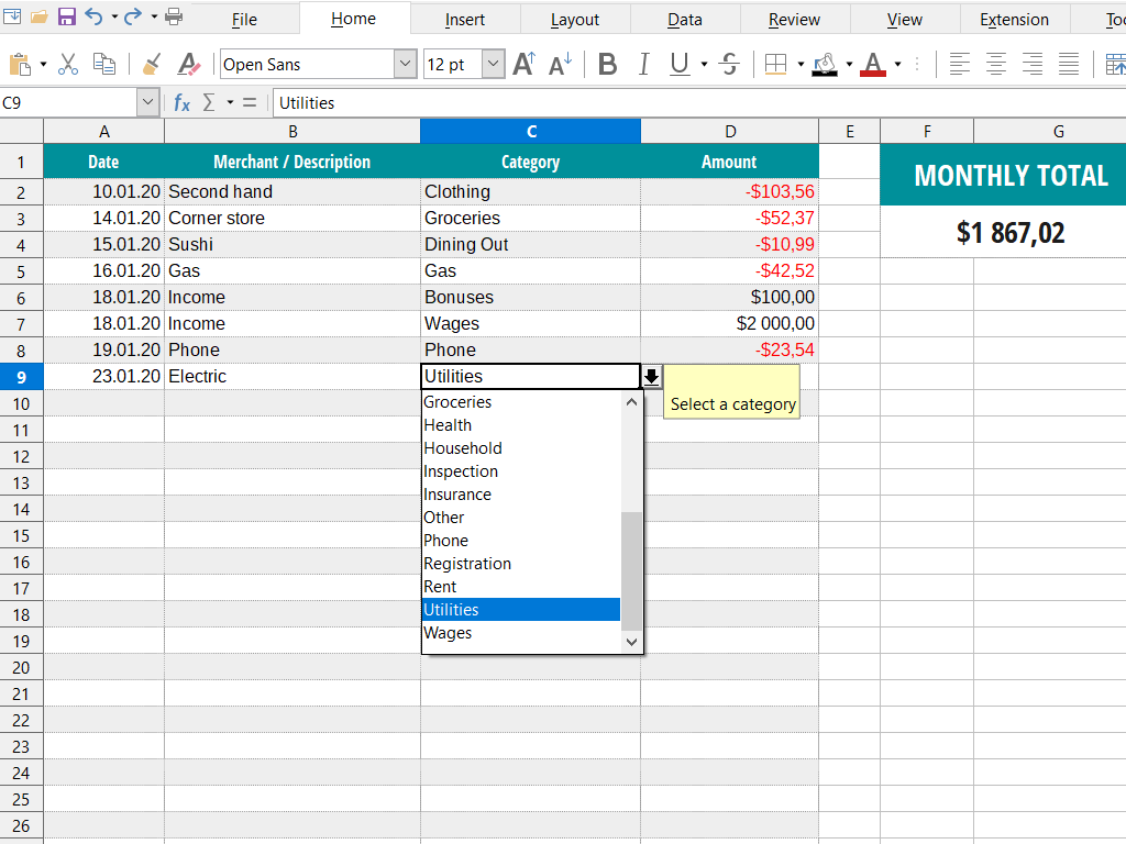 Interfaz de LibreOffice Calc mostrando una hoja de cálculo con categorías de gastos y total mensual