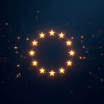Doce estrellas doradas de la Unión Europea brillando sobre fondo azul oscuro, representando la alianza entre Microsoft y Mistral para la inteligencia artificial soberana en Europa
